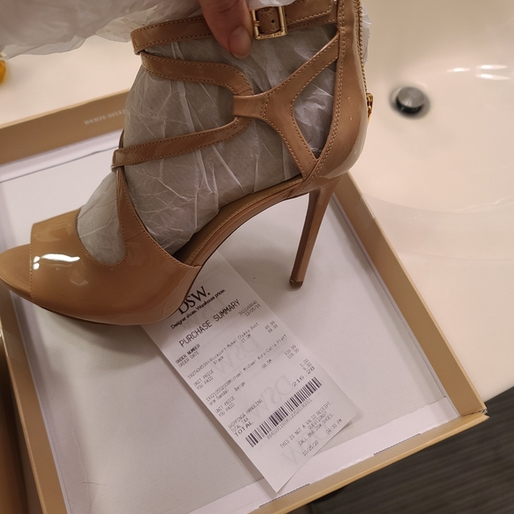 Sandals - Picture 2 of 5